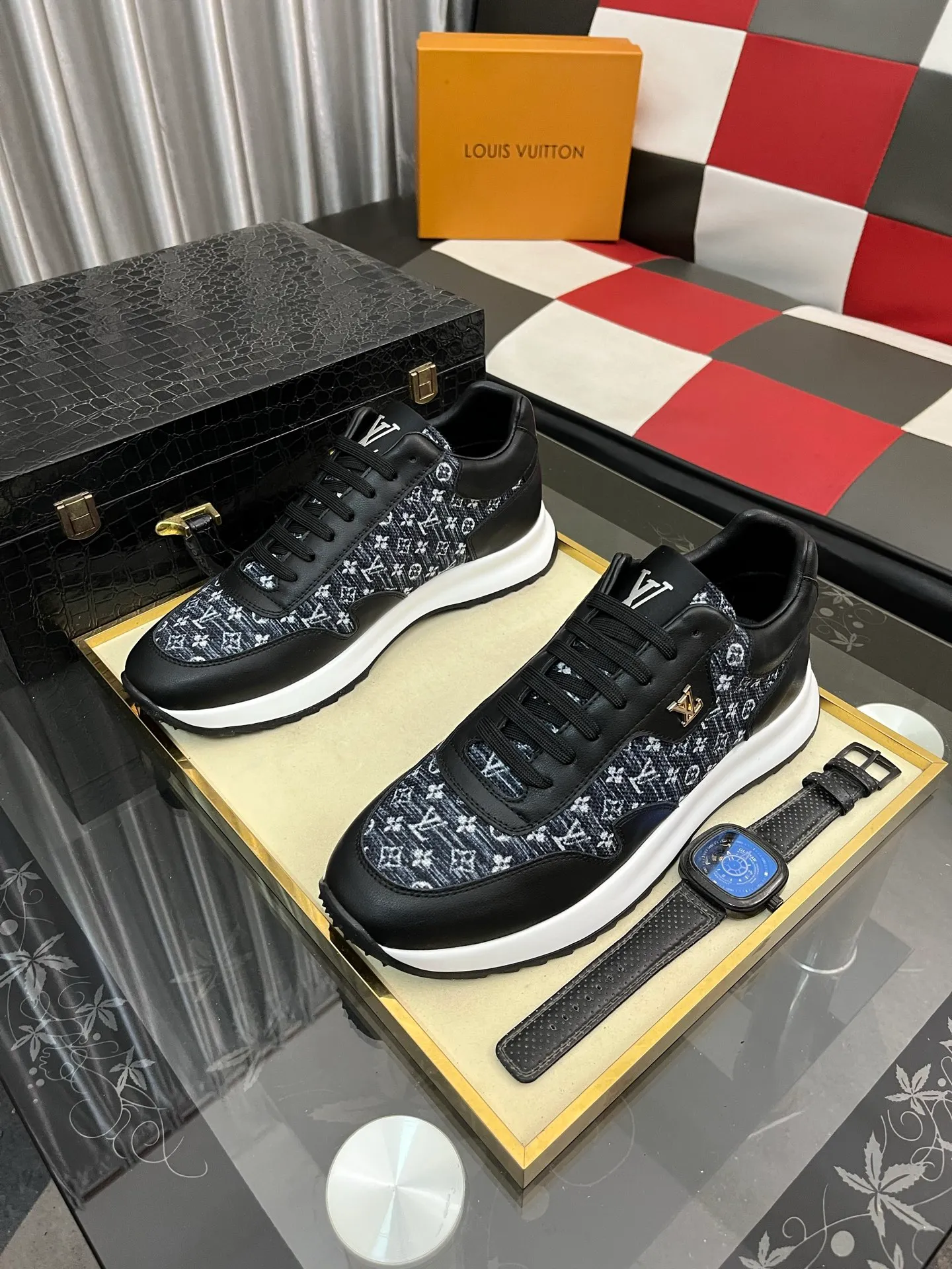 Men's shoes 💰438⌚️⌚️LV Louis Vuitton. The latest fashionable casual shoes are popular in physical stores. New spring and summer comfortable imported custom original cowhide, unique jacquard fabric element design. With sheepskin lining, Lv original bottom, [sun][sun] high-end packaging and high quality💪Details determine the quality, you can enter and exit the counter at will, welcome to compare🇮🇹Number of sizes 38-443️⃣Color options available